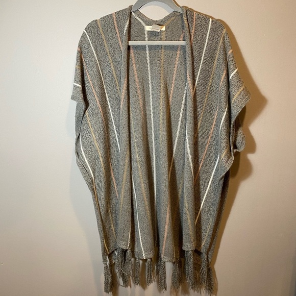 Francesca's Collections Sweaters - Francescas Gray Striped Shawl